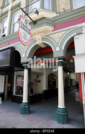 Eingang zum Schloss Arcade Hautpstraße Cardiff Wales UK Stockfoto