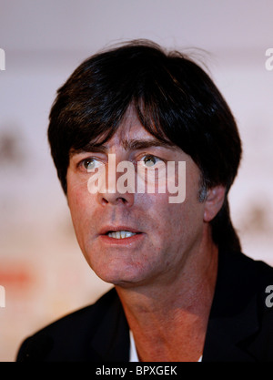 Der Trainer der deutschen Nationalfootball Joachim Loew während einer Pressekonferenz Stockfoto