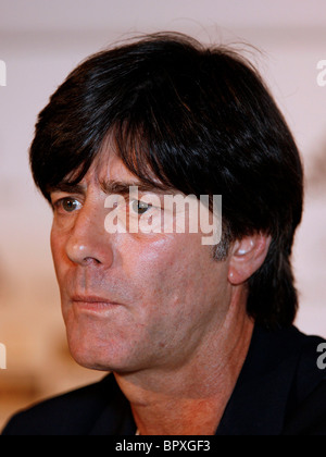 Der Trainer der deutschen Nationalfootball Joachim Loew während einer Pressekonferenz Stockfoto