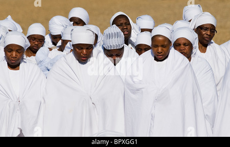 Mitglieder der Apostel der Muchinjikwa Kirche.  Foto von Gordon Scammell Stockfoto