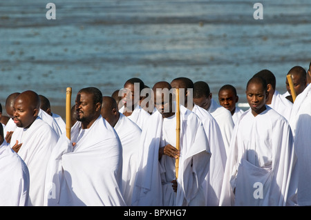 Mitglieder der Kongregation der Apostel der Muchinjikwa Kirche.  Foto von Gordon Scammell Stockfoto