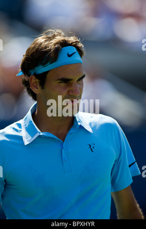 Roger Federer (SUI) im Wettbewerb bei der 2010 US Open Tennis Stockfoto