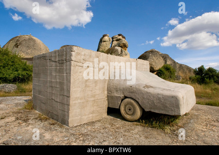 Auto-Statue in der spanischen Extremadura, Spanien, Extremadura, Los Barruecos, Malpartida de Cáceres Stockfoto