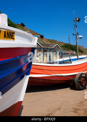 Entgeisterung Angelboote/Fischerboote auf Filey entgeisterung Landung, Filey, East Yorkshire Coast, Nordengland Stockfoto