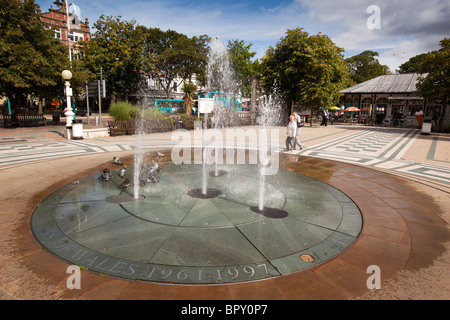 Großbritannien, England, Merseyside, Southport, Lord Street, Rundschreiben Diana Princess of Wales Memorial fountain Stockfoto