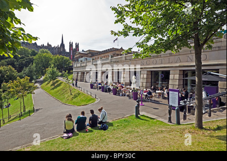 Nationalen Galerien von Schottland Fassade und Haupteingang vom East Princes Street Gardens in Edinburgh Stockfoto