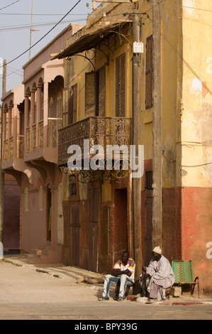 Straßenszene, koloniale Architektur, Saint-Louis, Senegal Stockfoto