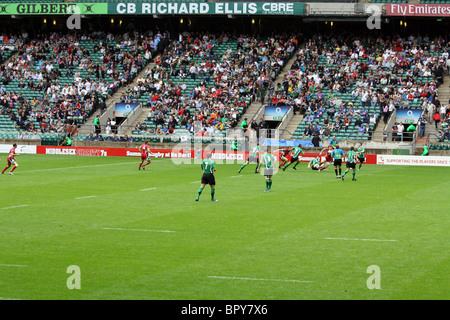 White Hart Marodeure und Wales' Amser Justin Time bei Middlesex Charity 7, Twickenham Stadion Stockfoto