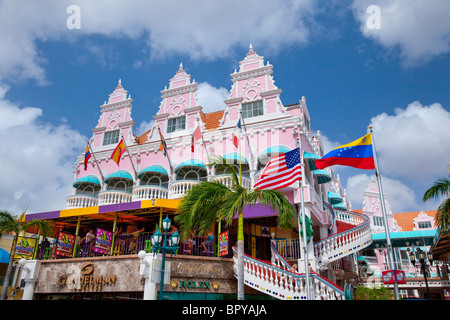 Die Straßen mit niederländischen Architektur in Oranjestad, Aruba, Niederländische Antillen. Stockfoto