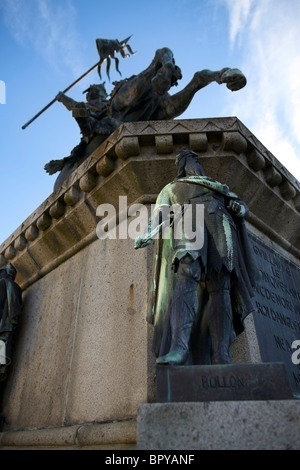 Statue von Wilhelm dem Eroberer auf dem Stadtplatz in Falaise, Frankreich Stockfoto