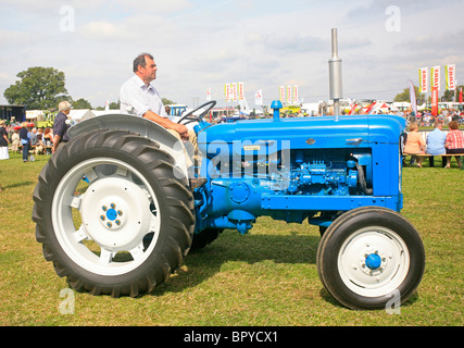 Fordson Super großen Oldtimer-Traktor Stockfoto