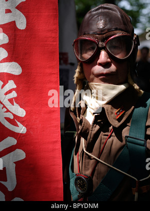 Geburtstag am 15. August Kapitulation der japanischen Streitkräfte am Ende des zweiten Weltkriegs findet jedes Jahr am Yasukuni-Schrein. Stockfoto