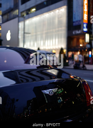 Neon Lichter von Ginza, renommierten und teure Einkaufsviertel Tokios. Stockfoto