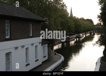 Die lock keepers Haus auf dem Grand Union Canal in Little Venice in London. Stockfoto