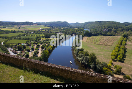 Blick vom Beynac Burg Zinnen des Flusses Dordogne in Frankreich Stockfoto