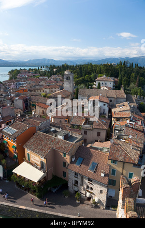 Skyline von Sirmione, Gardasee, Italien Stockfoto