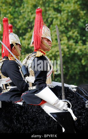 Montierten Horse Guards, Life Guards Regiment, während die Wachablösung, Horse Guards Parade, Whitehall, London. Stockfoto