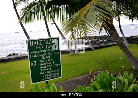 Heiligen Garten und Teich von der Kealaokamalamalama Kirche, Kailua-Kona, Big Island, Hawaii Stockfoto