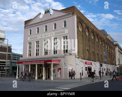 Vorderansicht des The Old Vic Theater in London Stockfoto