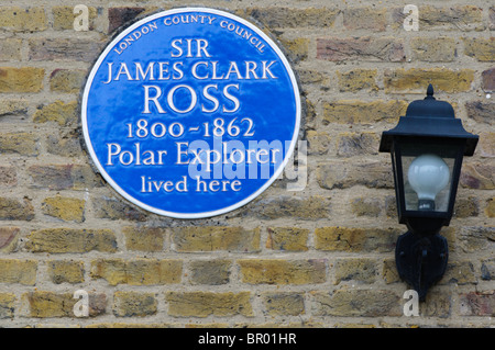 Blaue Plakette am Haus Blackheath von 19.Jahrhundert Polarforscher Sir James Clark Ross besetzt. Stockfoto