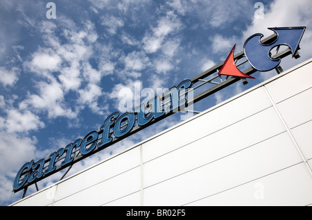 Carrefour-Supermarkt in Spanien anmelden Stockfoto