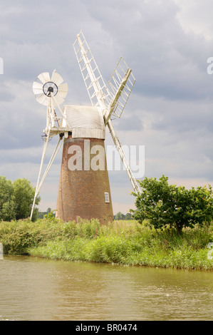 Turf Moor Windmühle nahe wie Hill auf dem Fluss Ant, Bestandteil der Norfolk Broads. Dies ist eine pumpende Mühle die Sümpfe abfließen. Stockfoto