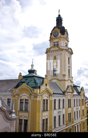 Rathaus von Pecs, Ungarn mit bewölkten Hintergrund Stockfoto