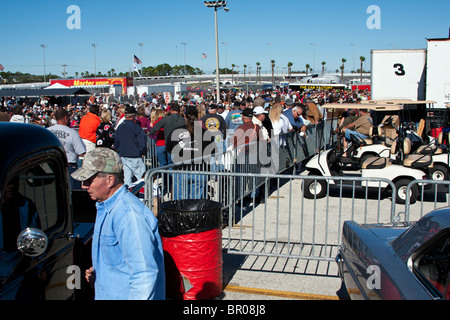 Daytona Beach International Speedway Gastgeber der jährlichen Thanks Giving Wochenende Türkei Rod laufen. Stockfoto