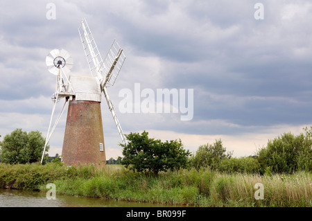 Turf Moor Windmühle nahe wie Hill auf dem Fluss Ant, Bestandteil der Norfolk Broads. Dies ist eine pumpende Mühle die Sümpfe abfließen. Stockfoto