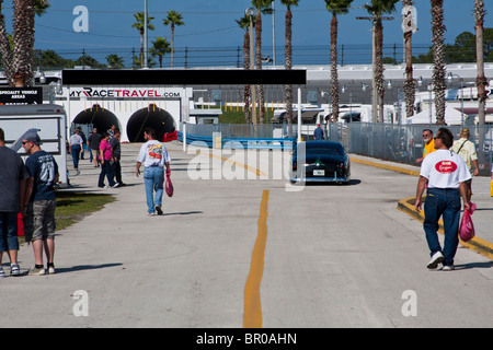 Daytona Beach International Speedway Gastgeber der jährlichen Thanks Giving Wochenende Türkei Rod laufen. Stockfoto