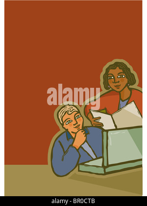 Ein Blick auf seinen Computer und seine Kollegen halten eine Datei Geschäftsmann Stockfoto