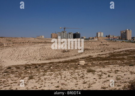 Ein Stadtteil in Arad liegt eine Stadt im südlichen Bezirk von Israel an der Grenze des Negev und der Judäischen Wüste Stockfoto