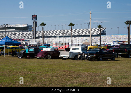 Daytona Beach International Speedway Gastgeber der jährlichen Thanks Giving Wochenende Türkei Rod laufen. Stockfoto