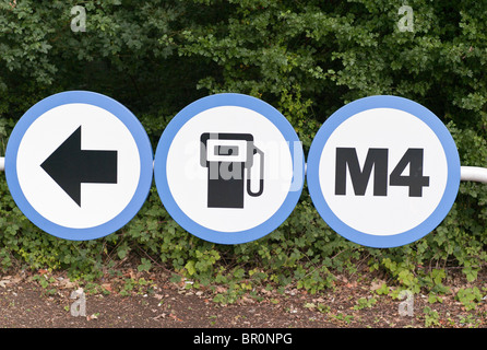 Zeichen in Autobahnraststätte auf der M4 in UK Stockfoto