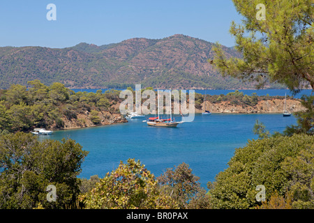 Ausflugsschiffe off Yassica (flache Insel) in der Nähe von Fethiye an der Westküste der Türkei Stockfoto