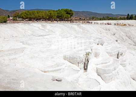 Travertin Terrassen, Pamukkale in der Nähe von Denizli, Türkei Stockfoto