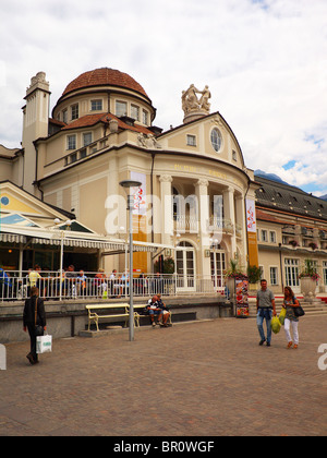 Das Kurhaus Kurhaus auf der Passerpromenade in die historischen Südtirol Meran oder Meran Stockfoto