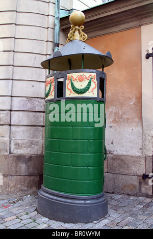 Alten altmodische, traditionelle öffentliche Toilette in Stockholm, Schweden Stockfoto