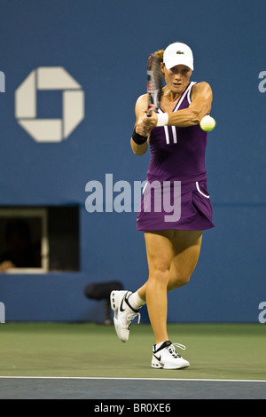 Samantha Stosur (AUS) im Wettbewerb bei der 2010 US Open Tennis Stockfoto