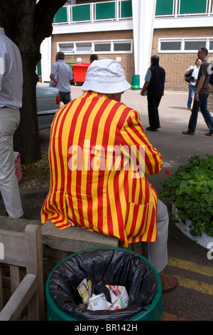 Ein MCC-Mitglied in der Club-Farben gestreifte Jacke an des Herrn. Stockfoto