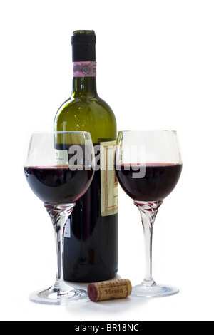 Geöffnete Flasche mit Korken und zwei Gläser Rotwein Stockfoto