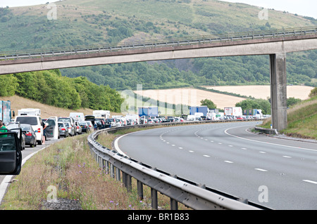 eine geschlossene m5 Autobahn mit einer Fahrbahn für den Verkehr nach einem Unfall in devon Stockfoto