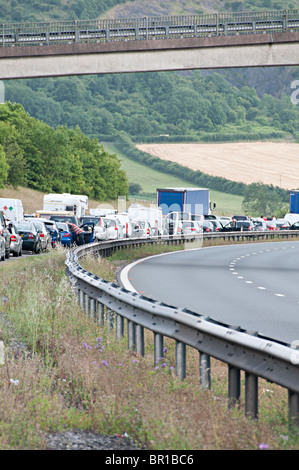 eine geschlossene m5 Autobahn mit einer Fahrbahn für den Verkehr nach einem Unfall in devon Stockfoto