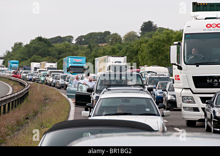 eine geschlossene m5 Autobahn mit einer Fahrbahn für den Verkehr nach einem Unfall in devon Stockfoto