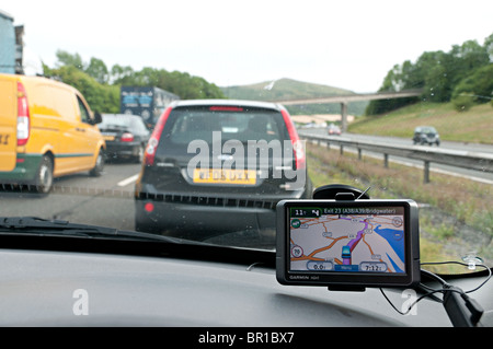 eine geschlossene m5 Autobahn mit einer Fahrbahn für den Verkehr gesperrt aufgrund eines Unfalles in Devon mit Navi im Blick Stockfoto