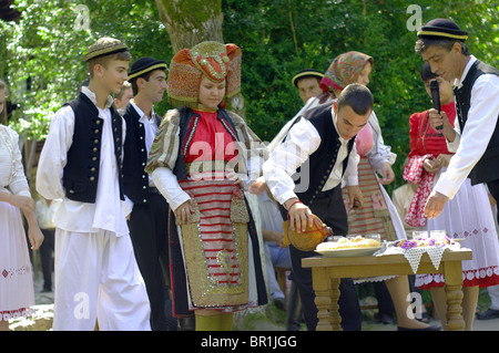 Hochzeitsbräuche des Dorfes Banat Bulgaren Bardarski Geran Stockfoto