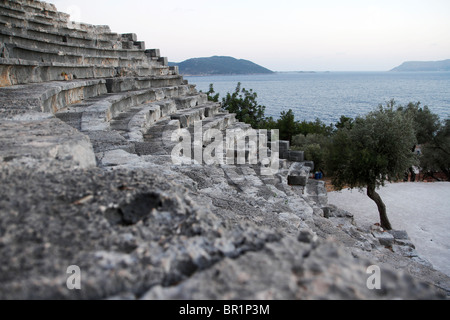 KAS-Amphitheater in der Abenddämmerung, Kas, Türkei Stockfoto