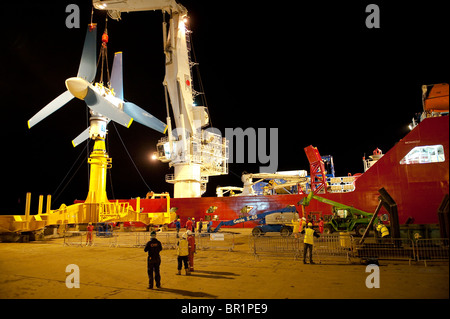 Atlantis präsentiert die weltweit größte und mächtigste einachsigen Gezeiten-Turbine, die AK1000™ in Invergordon in Schottland. Stockfoto