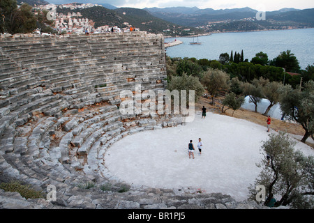 KAS-Amphitheater in der Abenddämmerung, Kas, Türkei Stockfoto