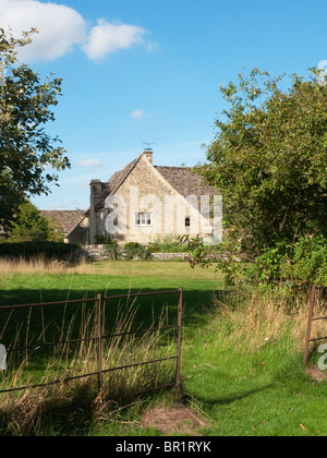 Cotswold Stone House in swinbrook, Oxfordshire, England, UK. Stockfoto